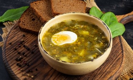 рецепт зеленого борща Самое вкусное летнее блюдо: блогерша поделилась рецептом идеального зеленого борща (ВИДЕО)