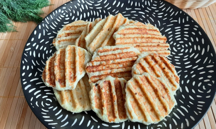 рецепт вкусного блюда из кабачков Натираем кабачок и готовим отличные котлетки: золотистое и очень аппетитное блюдо (РЕЦЕПТ)