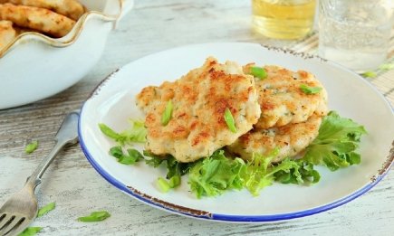 рецепт вкусных котлет Нарезаем куриную грудку и готовим самые сочные котлеты: их даже не нужно формировать руками (ВИДЕО)